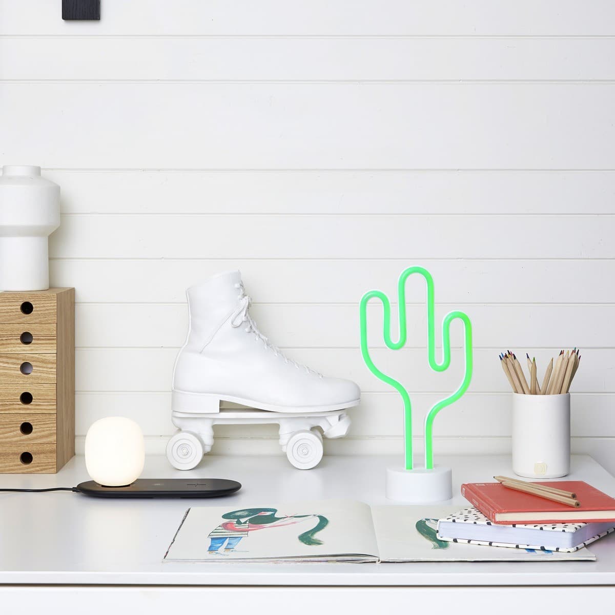Neon Cactus Lamp in Green-img-3