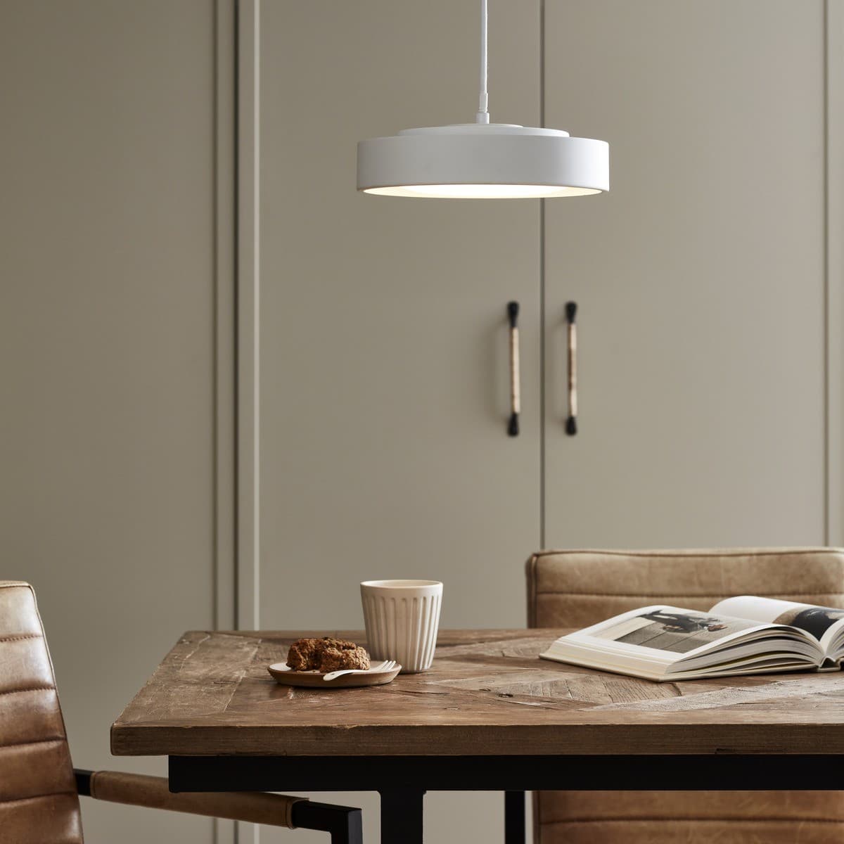 Uno 1 Light Pendant In White-img-4