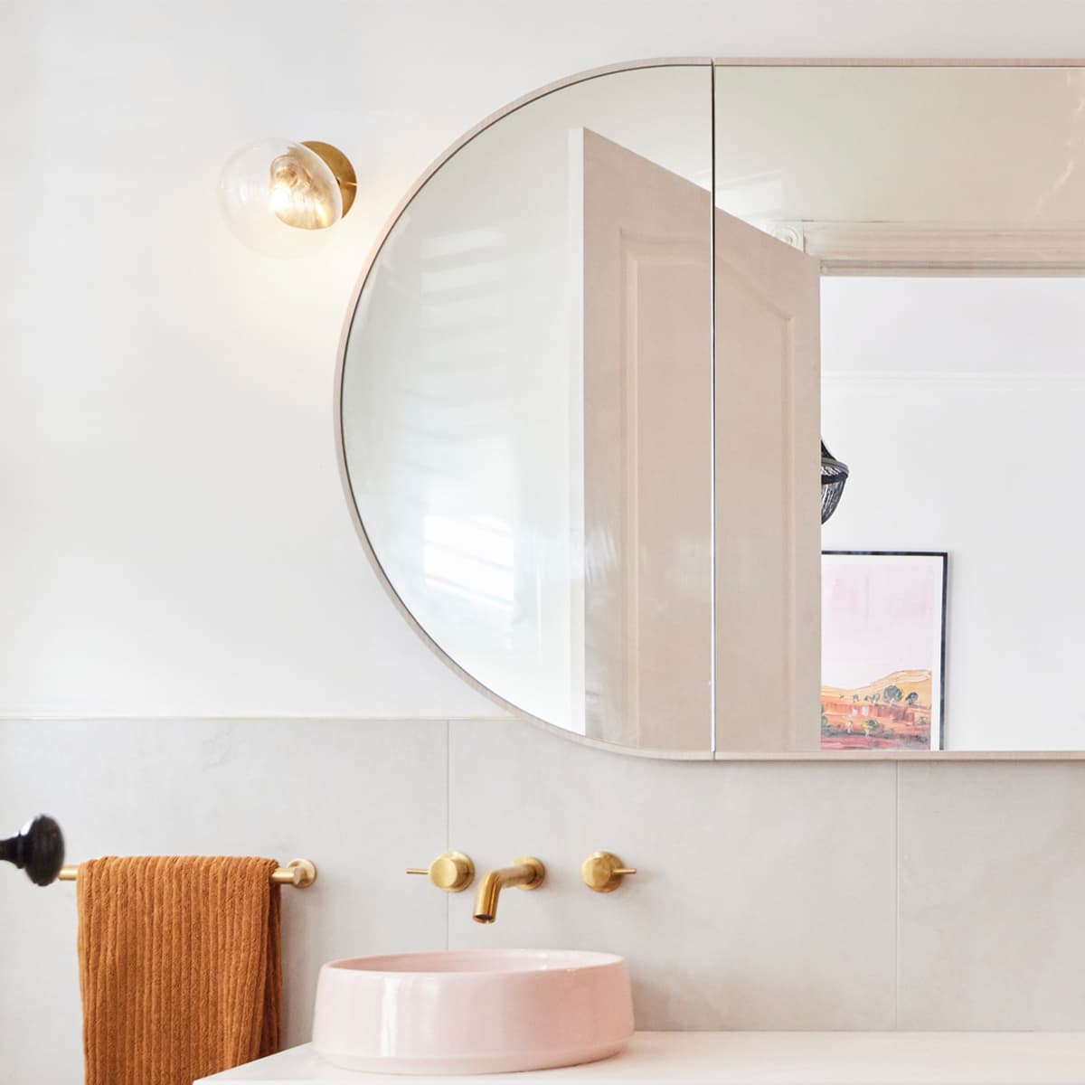Aksel 1 Light Wall Bracket in Solid Brass with Clear Glass
