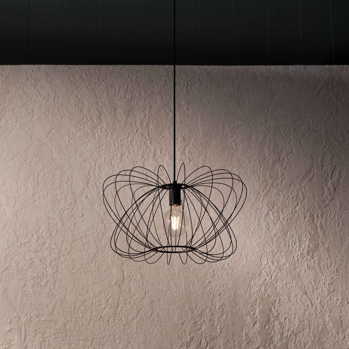 Trace Flair Pendant in Black-img-2
