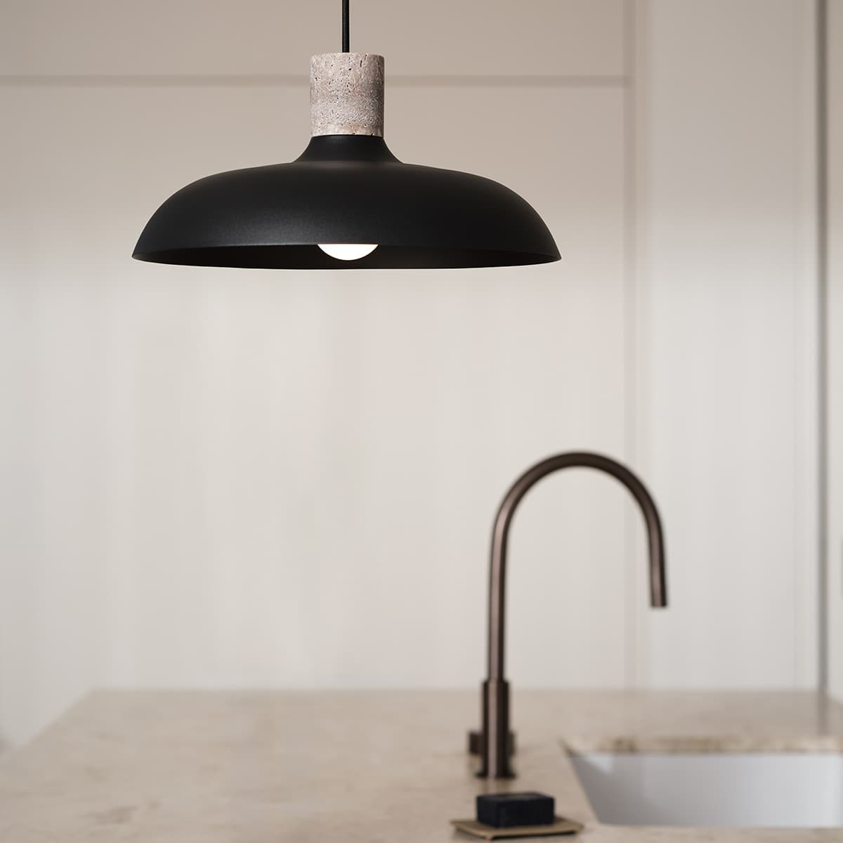 Croft Pendant in Black with Silver Travertine
