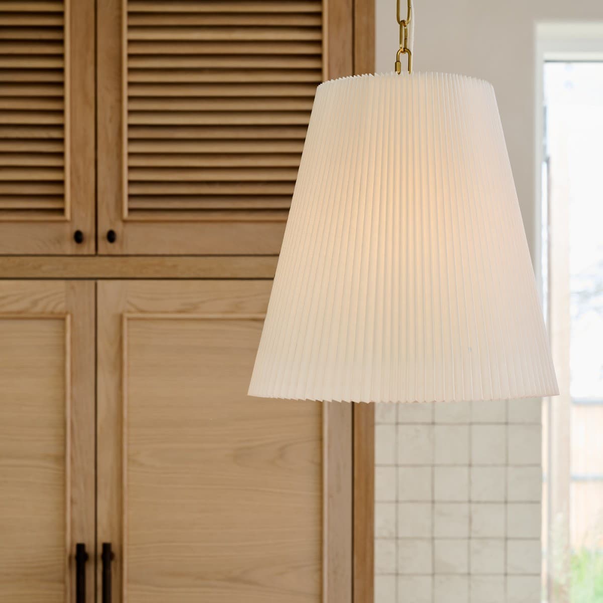 Amici 1 Light Pendant in Aged Brass with Pleated White Linen-img-2