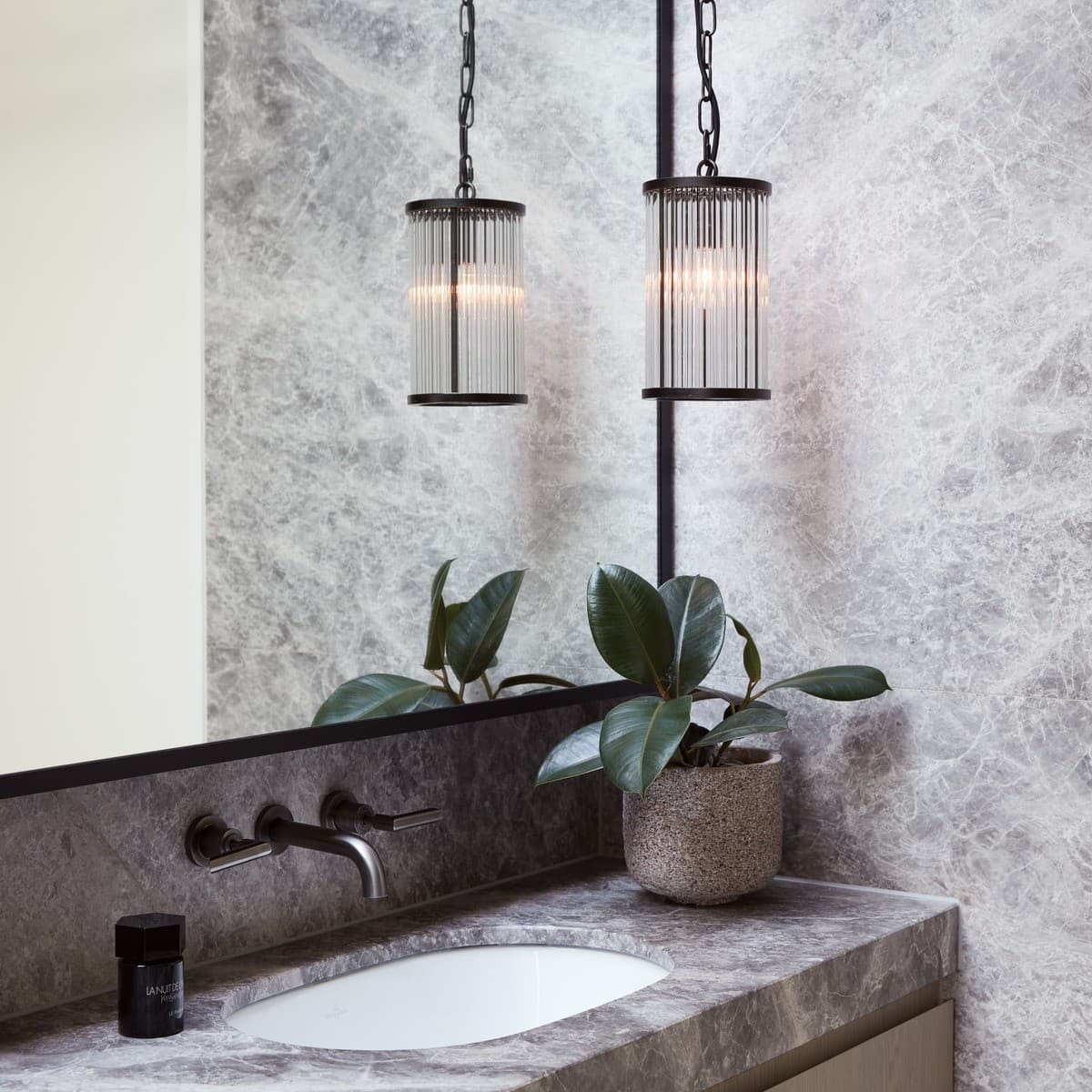 Corbelle 1 Light Pendant in Antique Black-img-3