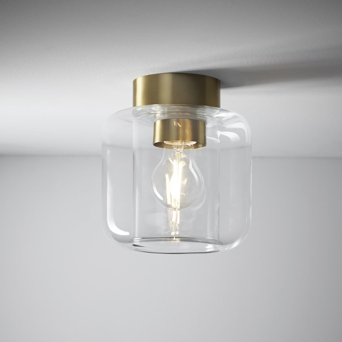 Sia 1 Light Batten Fix in Brass with Clear Glass