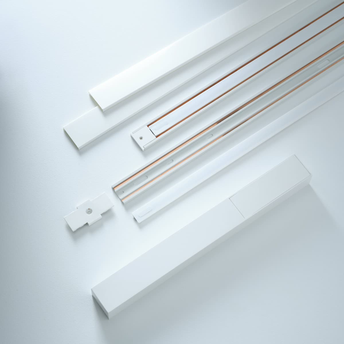 MFL Rail 48V 1 Metre Slimline Track in White-img-3