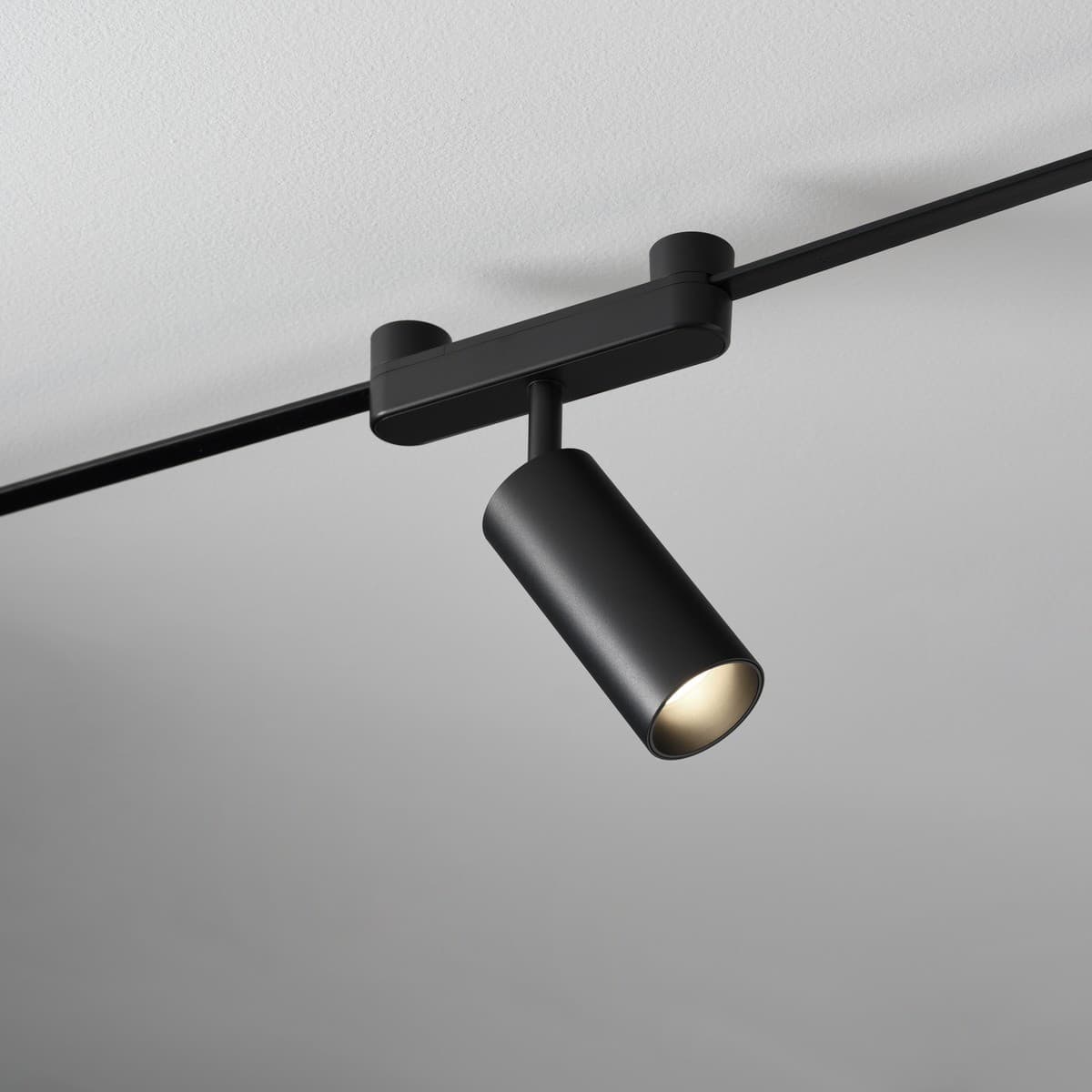 Skywire 24V LED Adjustable Spotlight in Black-img-2