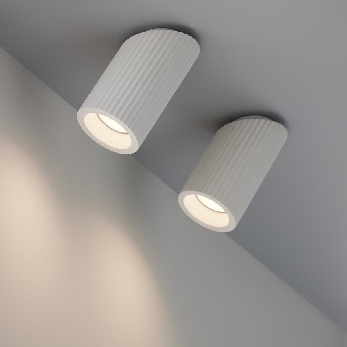 MFL Gypsum 1 Light Adjustable Ribbed Spot Light in White-img-3