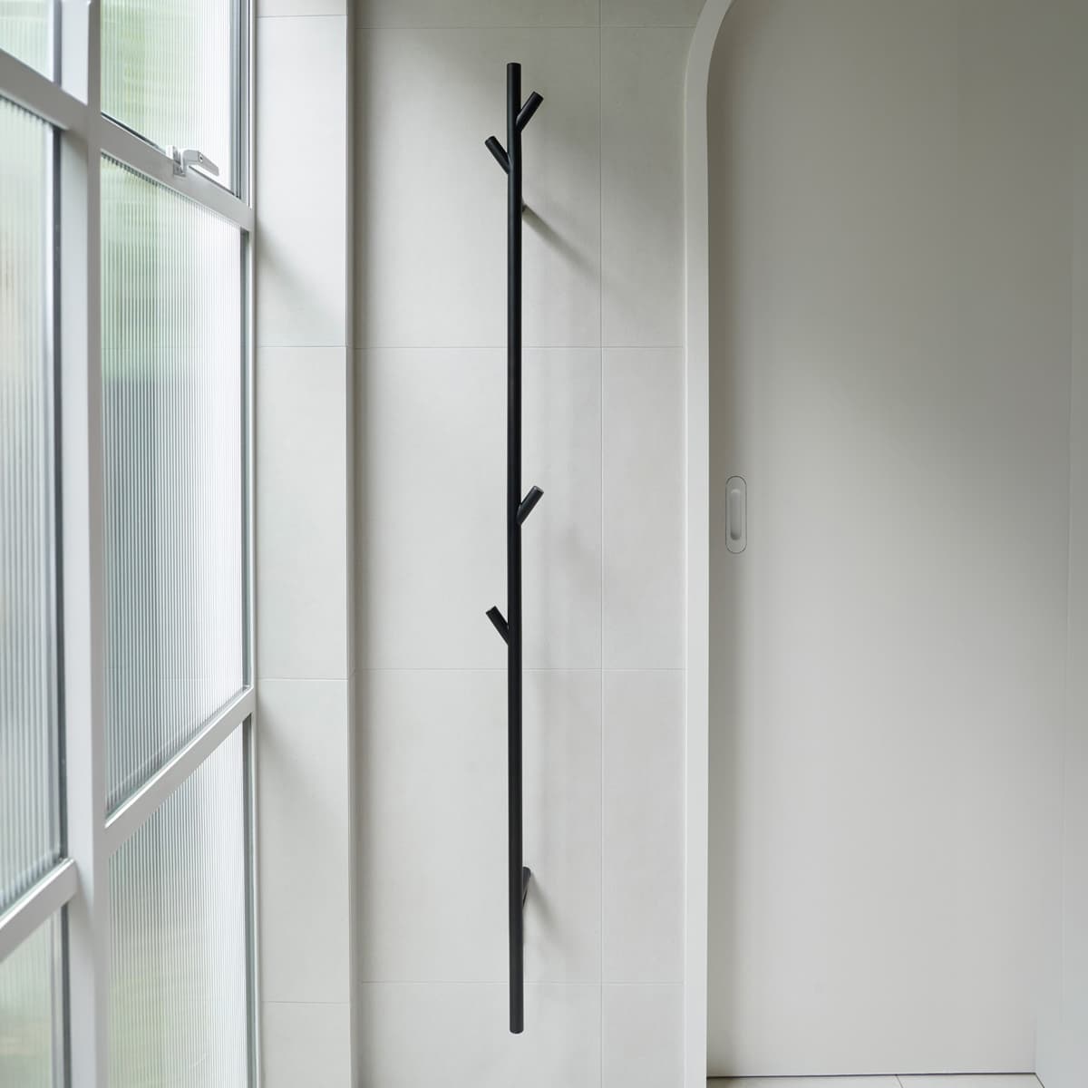 Silhouette Vertical Heated Towel Rail in Black-img-2