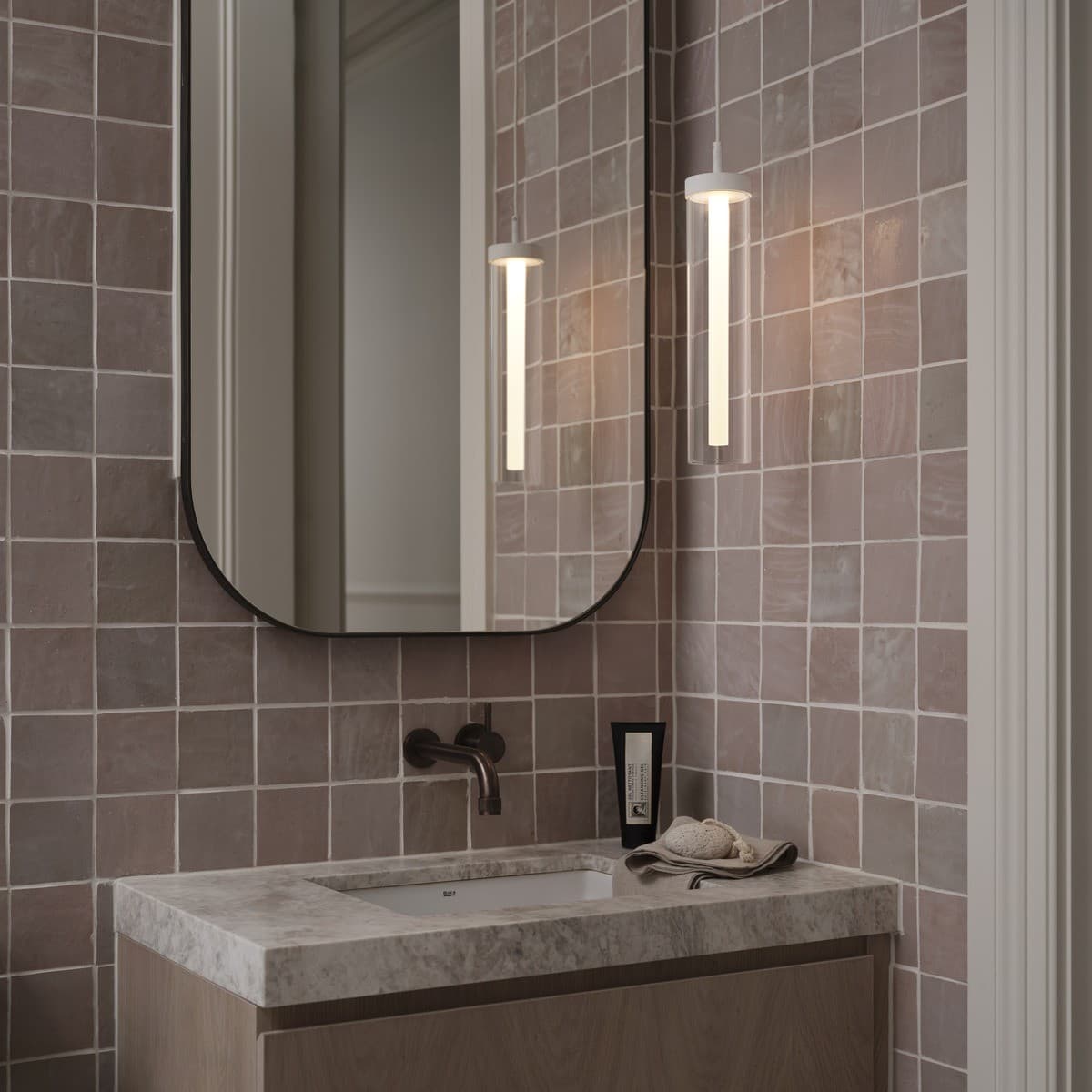 Varilla LED Sunset Dimmable Pendant in White