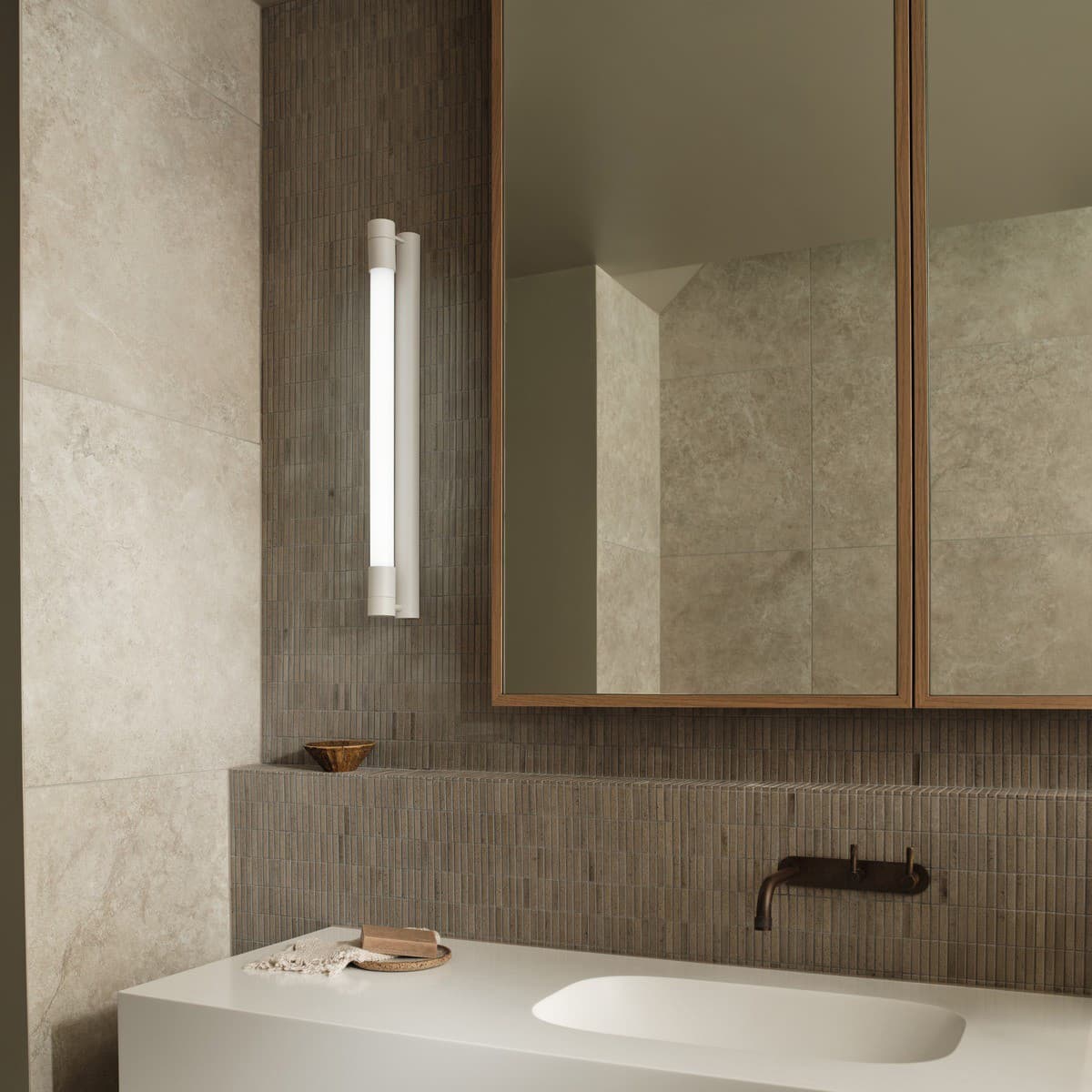 Ace 668mm Wall Bracket in Textured White
