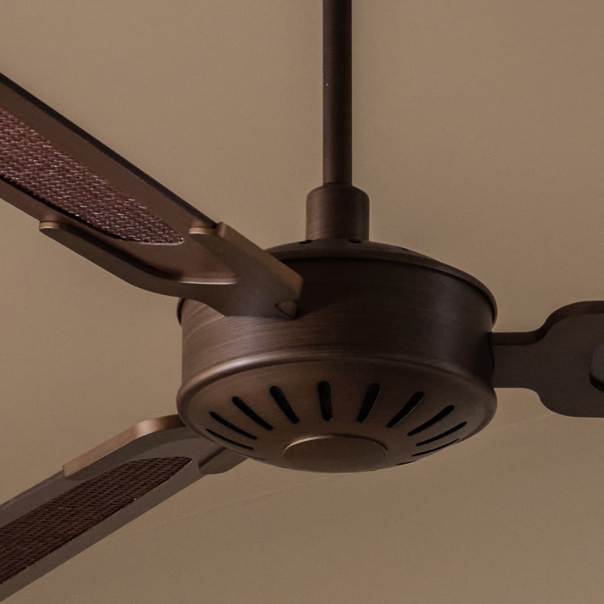 Carolina II 142cm DC Fan in Bronze with Walnut Blades-img-3