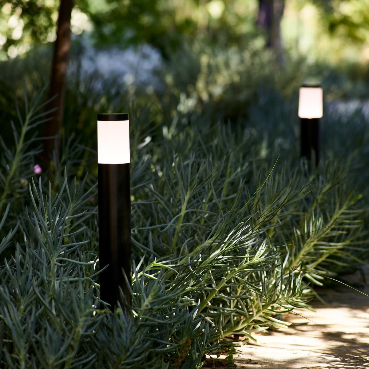 Lucci Connect Gecko LED RGB Bollard in Black-img-4