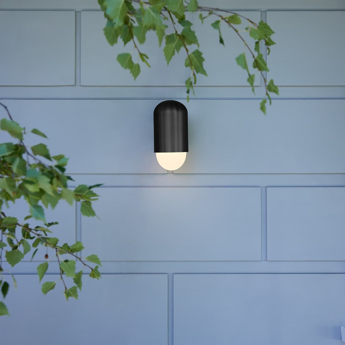 Pebble 1 Light Wall Bracket in Black-img-3