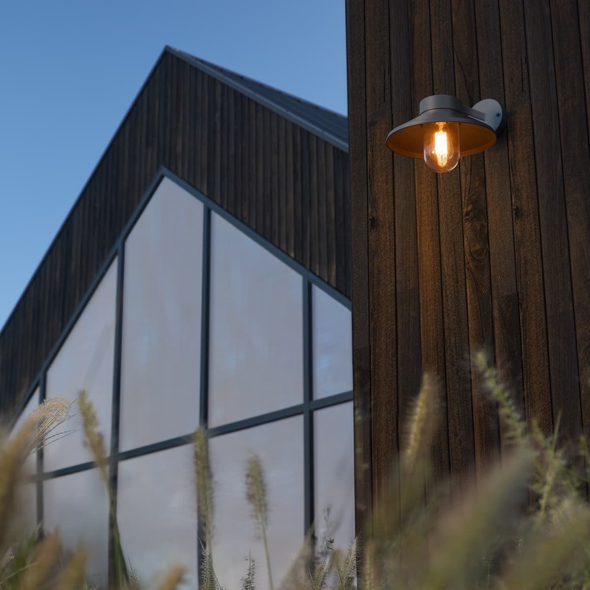 Meribell 1 Light Exterior Wall Bracket in Black-img-2