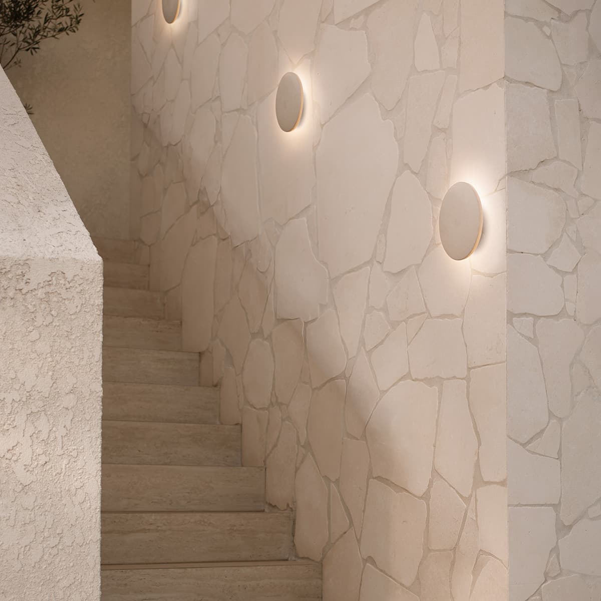 Flinders Disc LED Wall Bracket in White-img-2