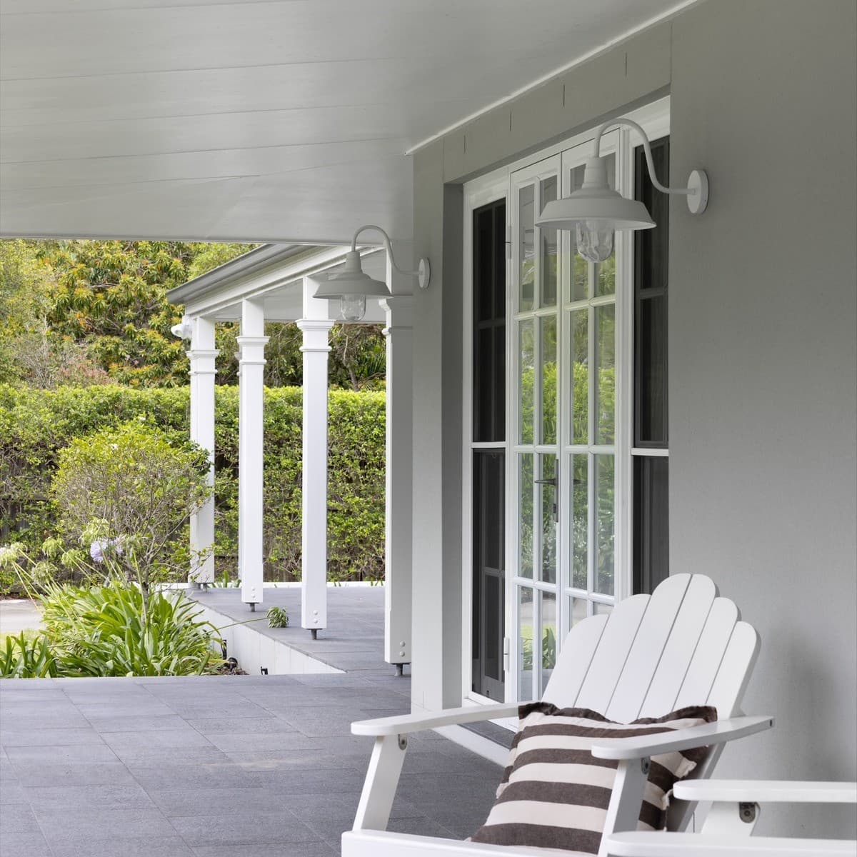Portsea 1 Light Large Exterior Wall Bracket in White