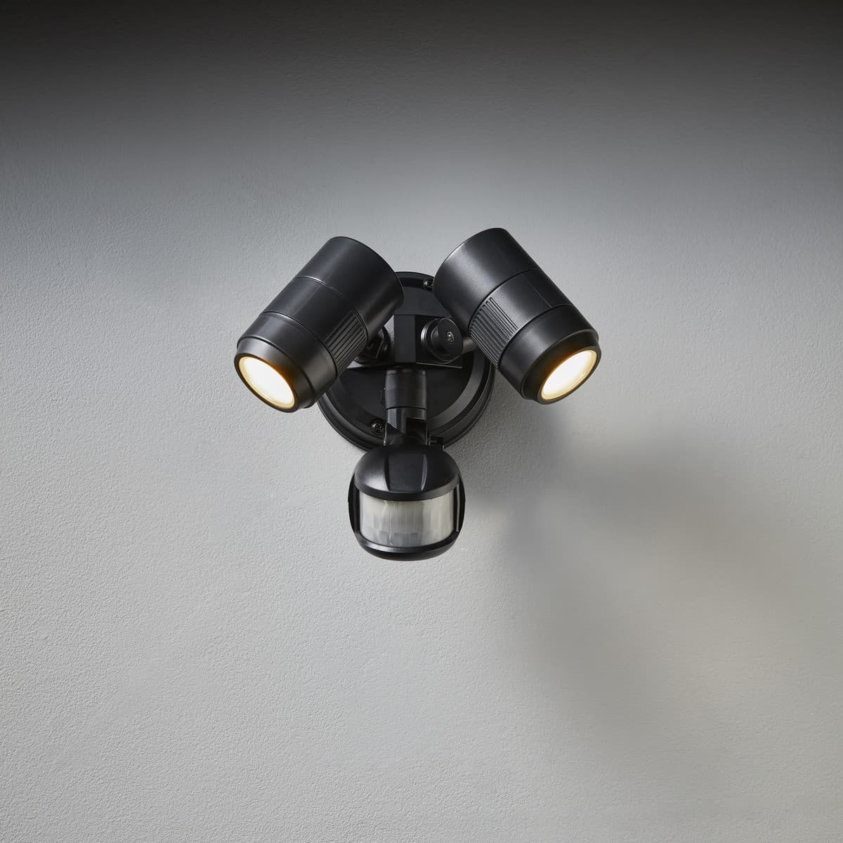 LEDlux Secure 2 Light LED Colour Switch Flood Light With Sensor in Black-img-2