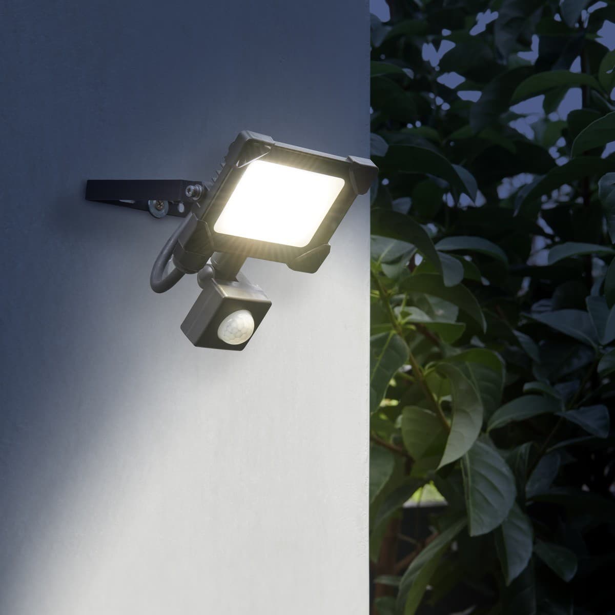 LEDlux Field 10W LED Exterior Flood Light With Sensor in Black-img-2