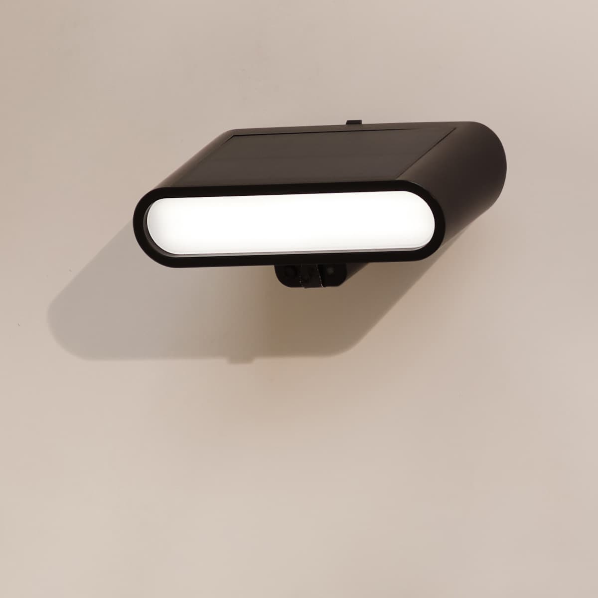 Sunset Solar Dela Security Light with Motion Sensor in Black-img-2
