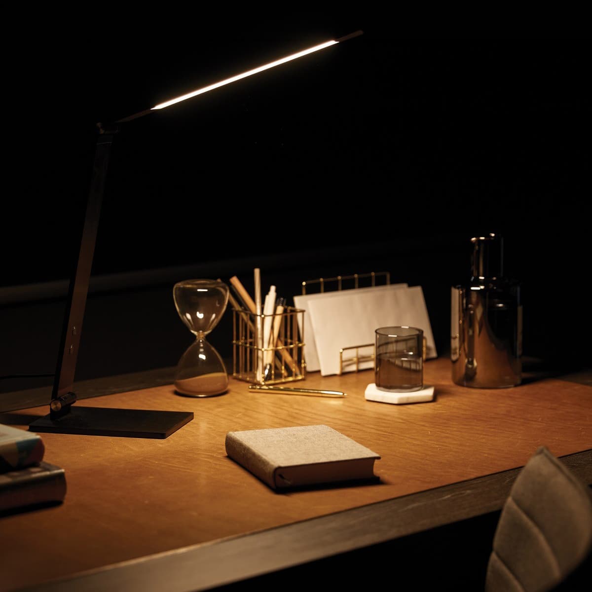 LEDlux Terrence LED Black Dimmable Colourshift Table Lamp-img-3