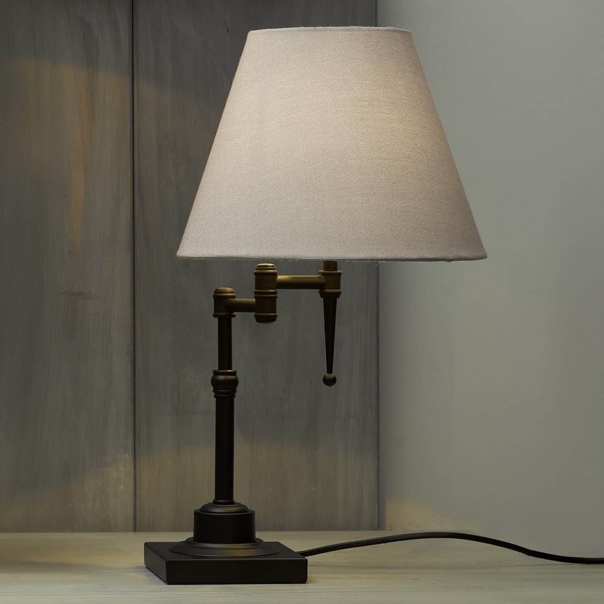 Bentley Small Table Lamp in Black/Off White