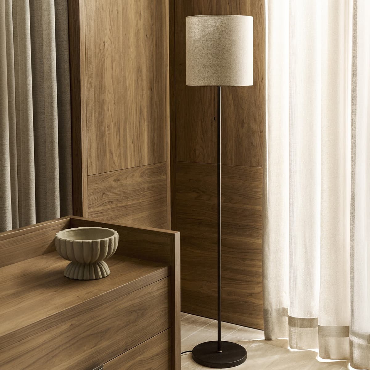 Bree Floor Lamp in Bronze with Natural Shade-img-3