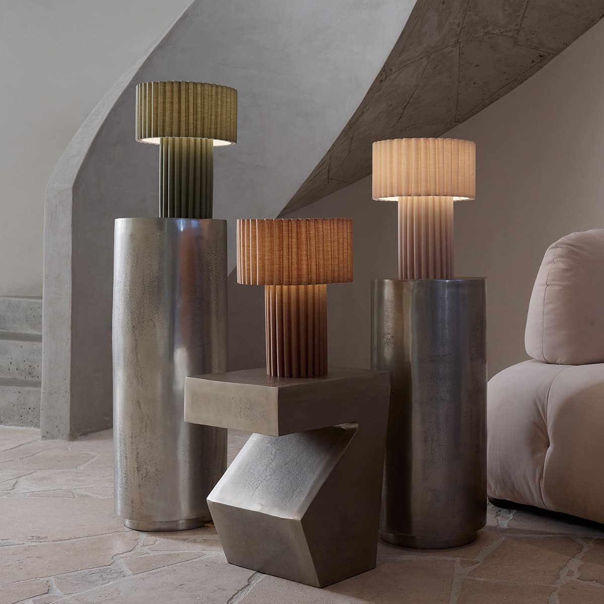 Nora Scalloped Table Lamp in Chocolate