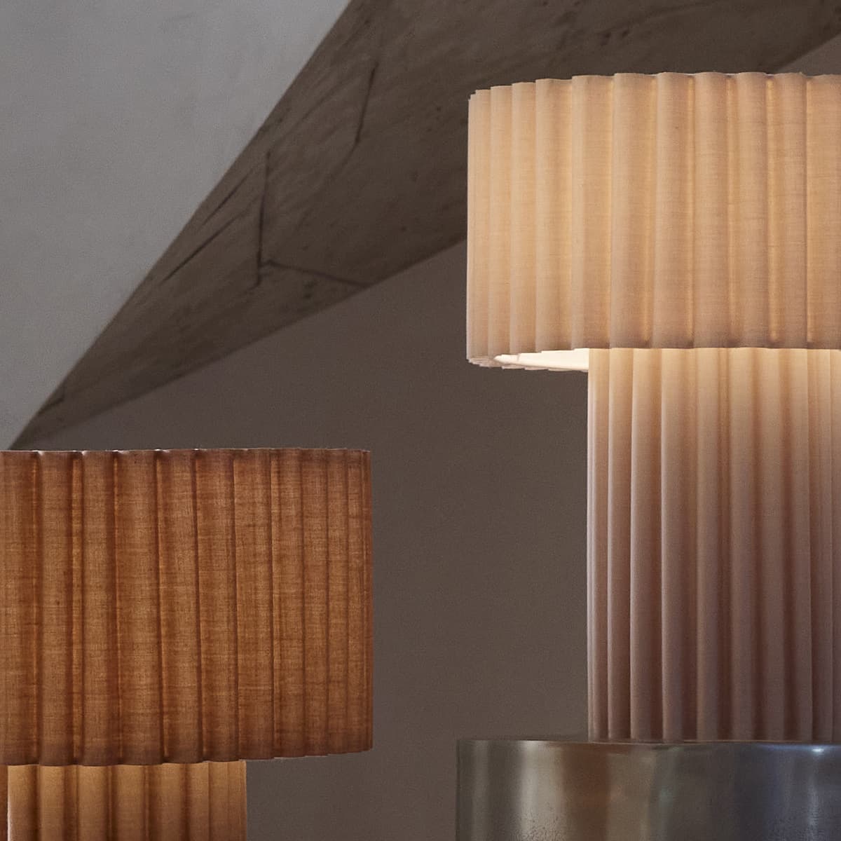 Nora Scalloped Table Lamp in Chocolate