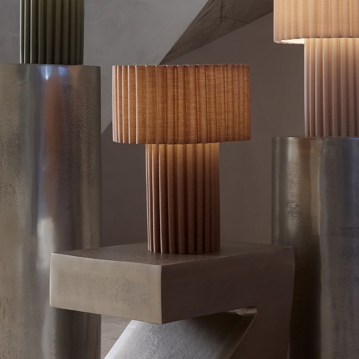 Nora Scalloped Table Lamp in Chocolate