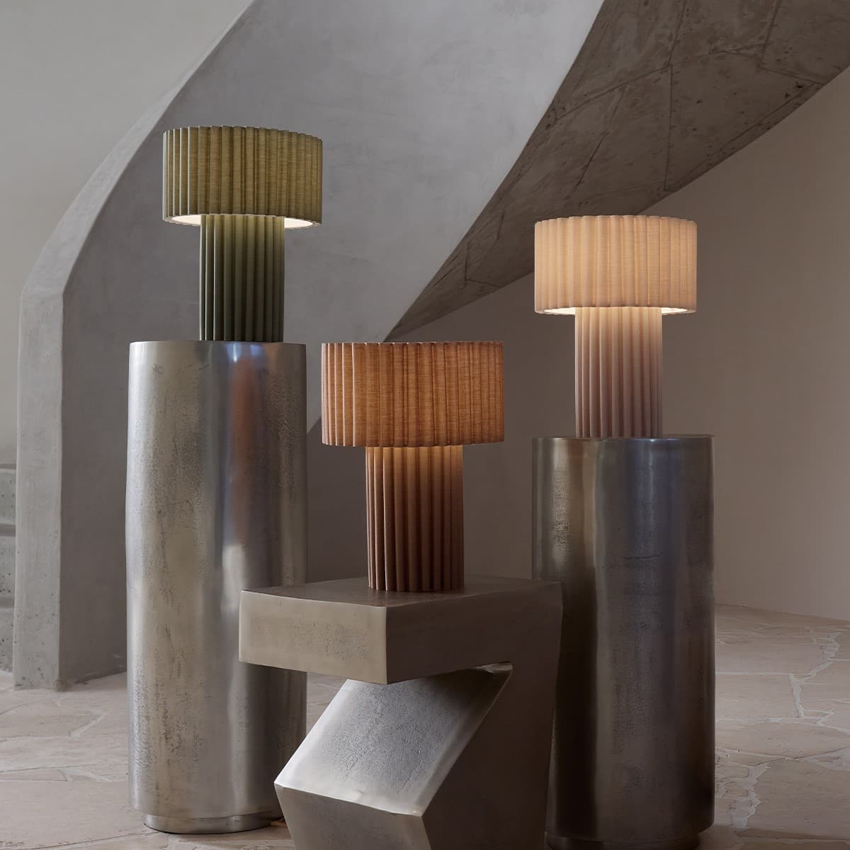 Nora Scalloped Table Lamp in Chocolate