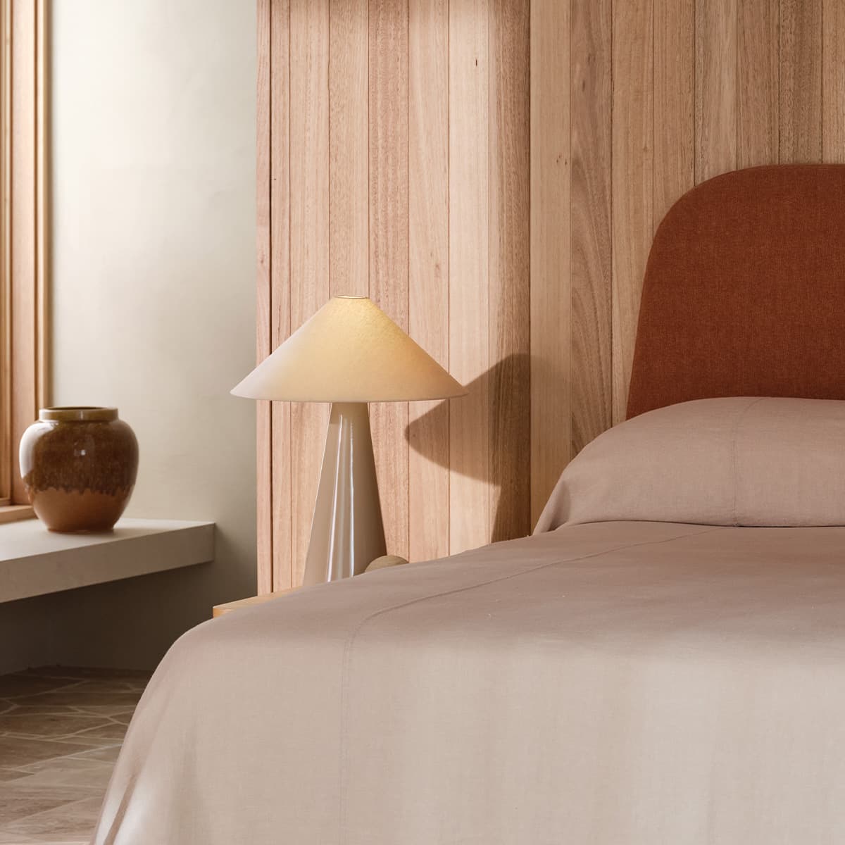 Sonja 1 Light Ceramic Table Lamp in Fawn