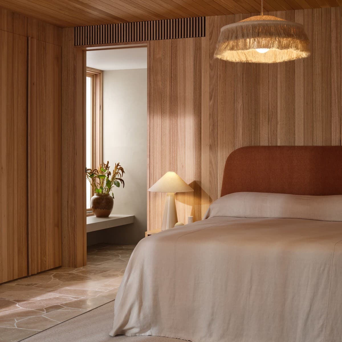 Sonja 1 Light Ceramic Table Lamp in Fawn
