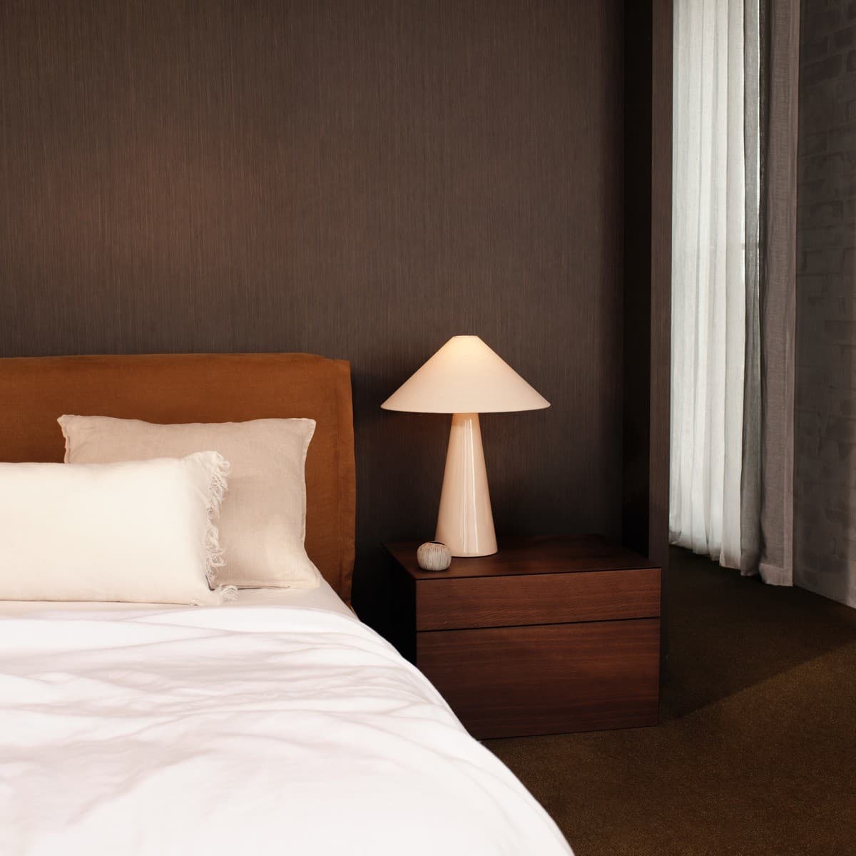 Sonja 1 Light Ceramic Table Lamp in Fawn