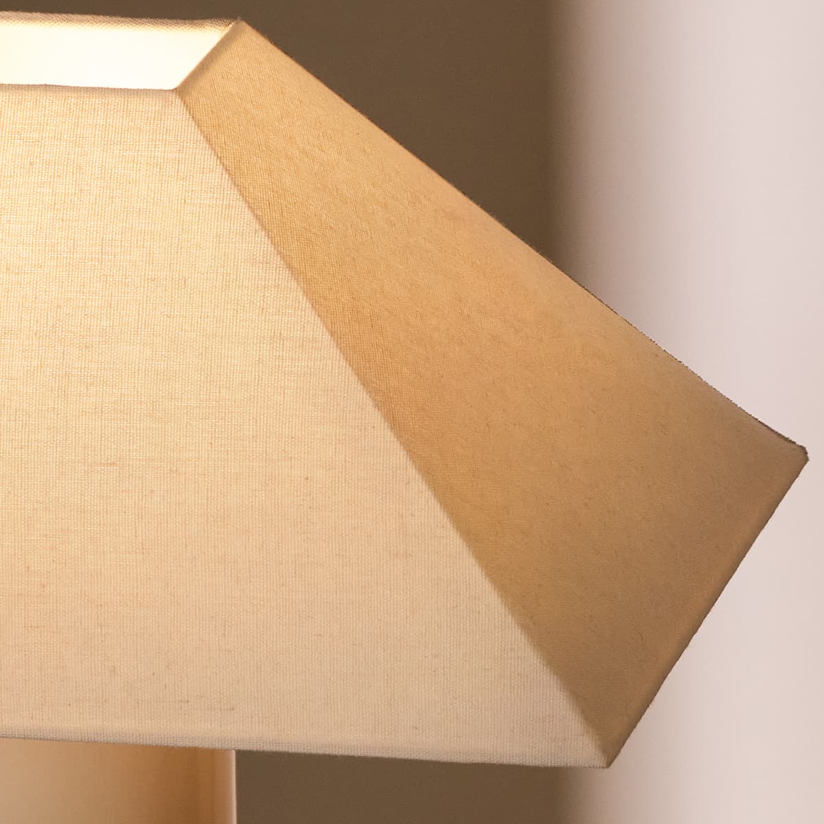 Misha Ceramic Table Lamp in White-img-3