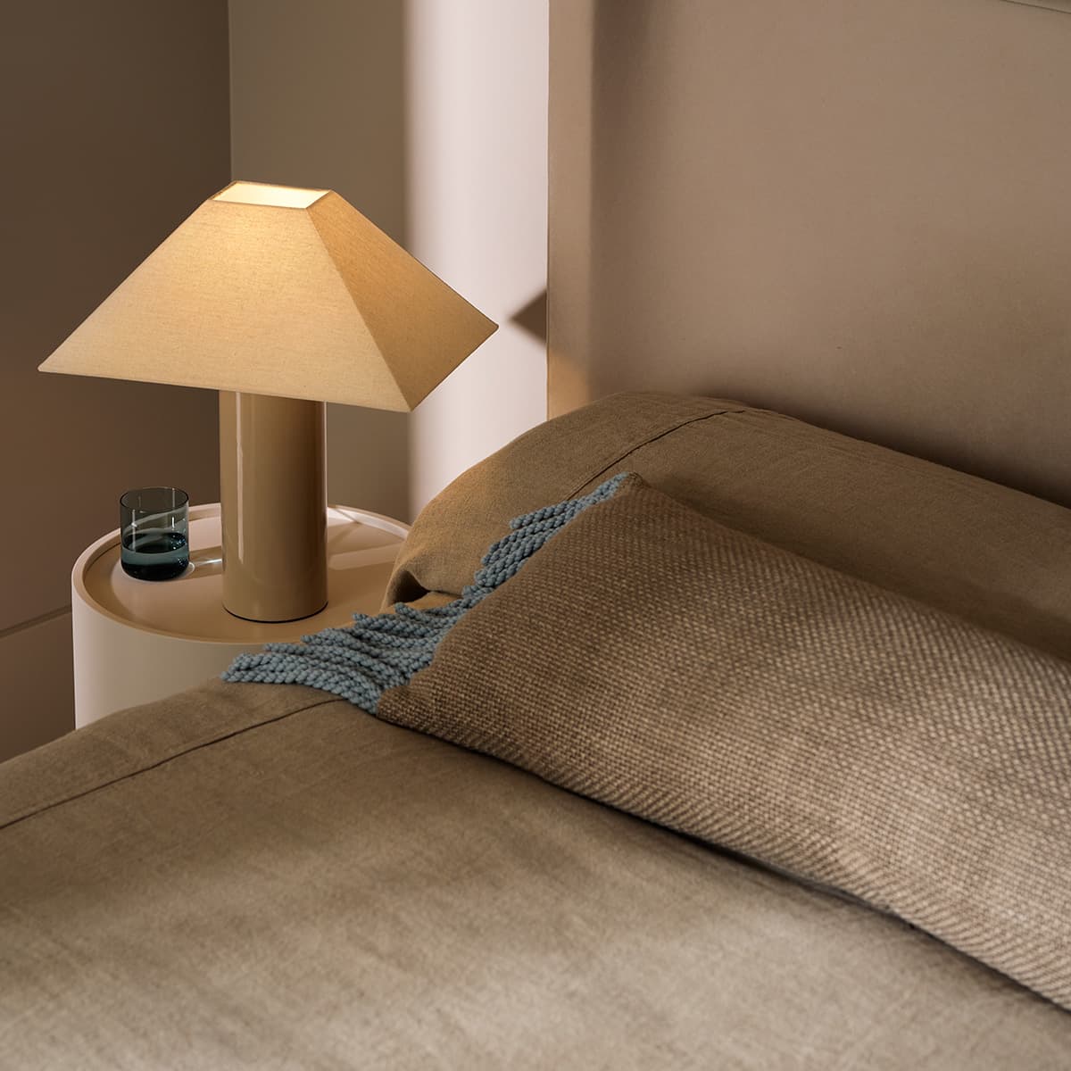 Misha Ceramic Table Lamp in Fawn-img-4