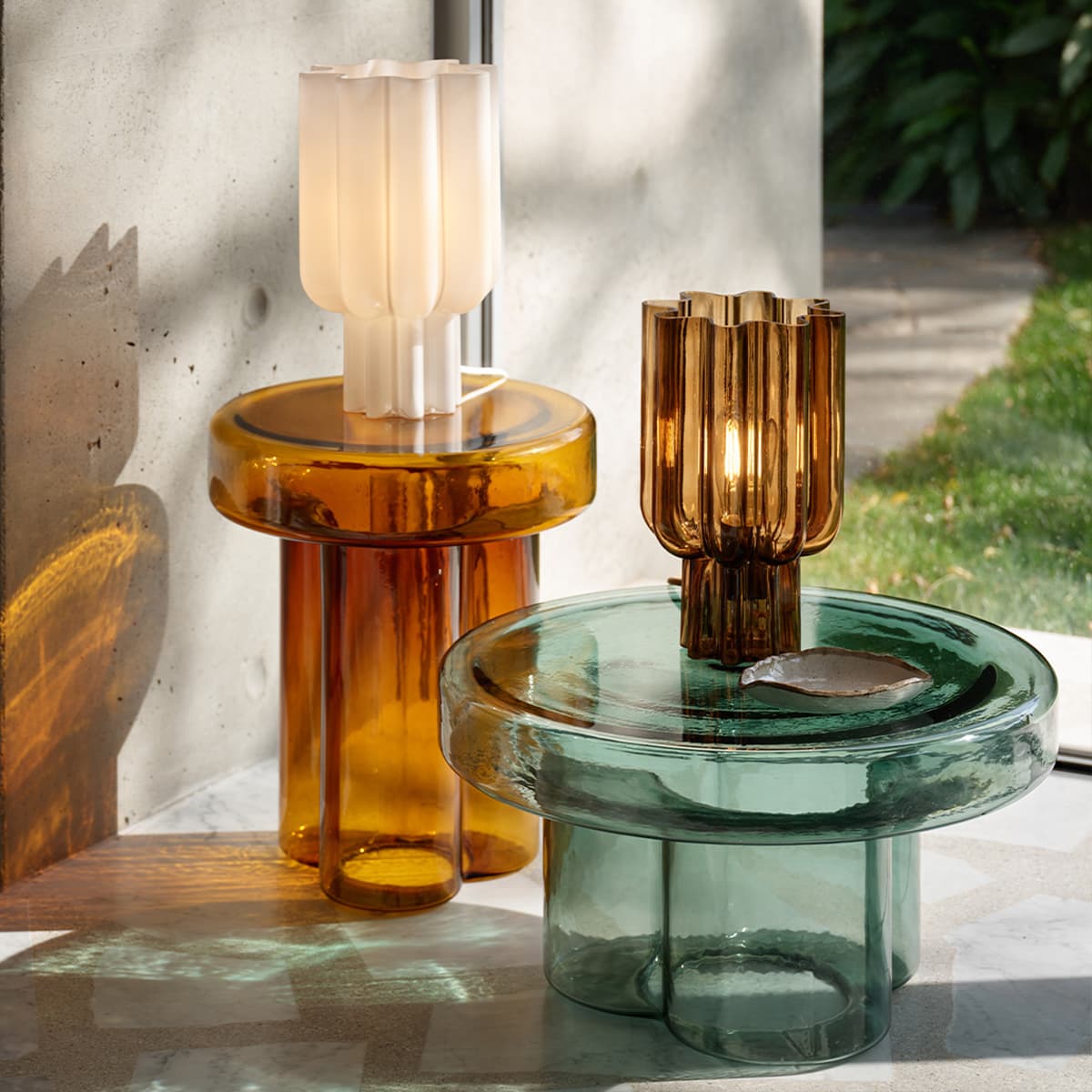 Floris Glass Table Lamp in Opal-img-2