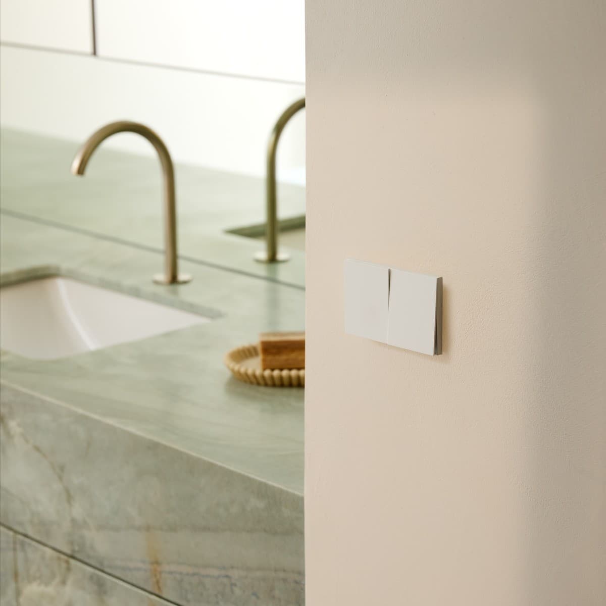 MFL Axis 2 Gang Switch in White-img-5