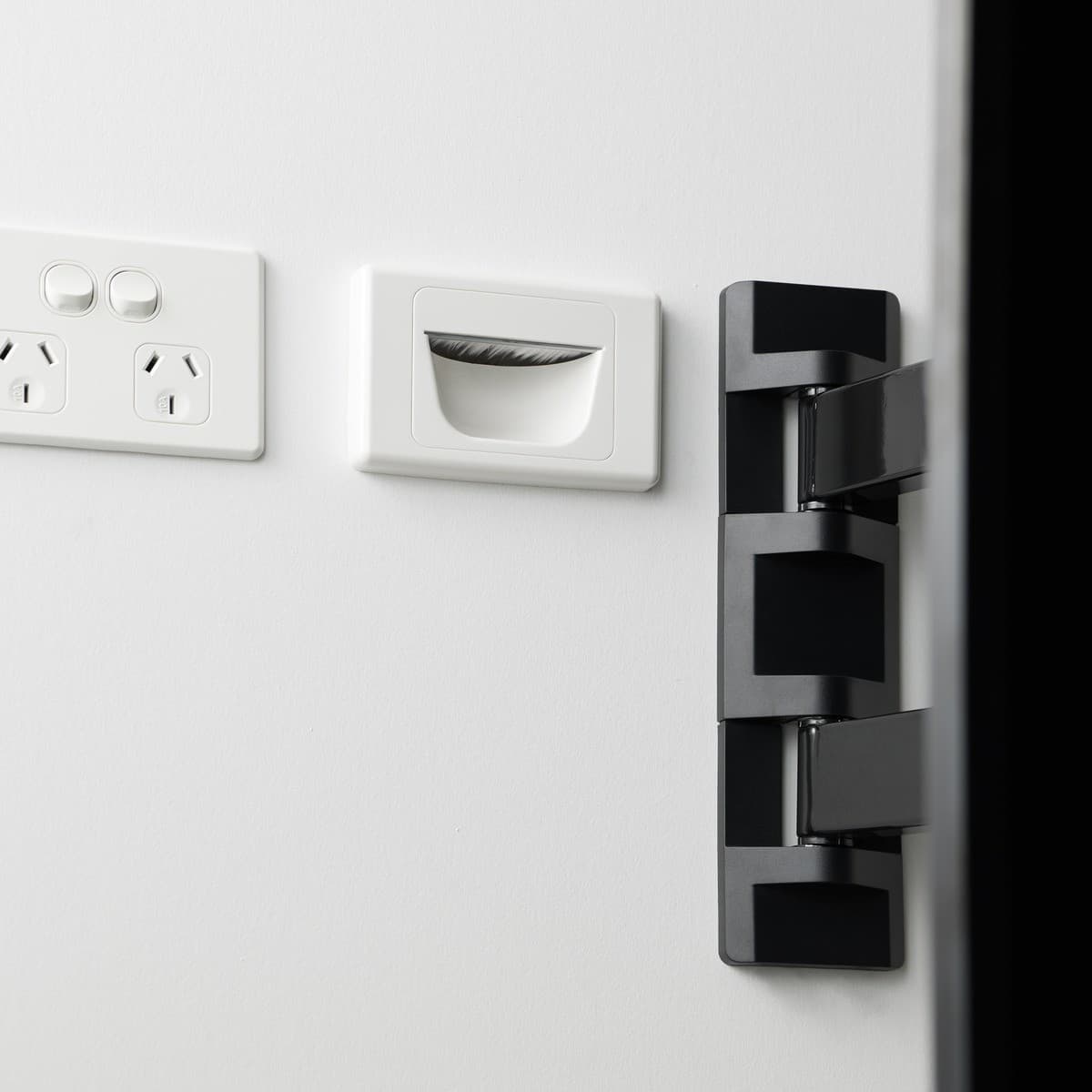 Lucci Power Brush Plate Only in White