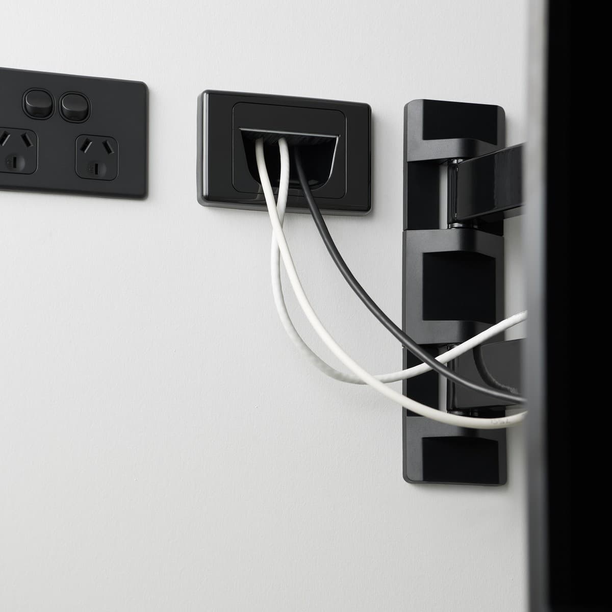 Lucci Power Brush Plate Only in Black