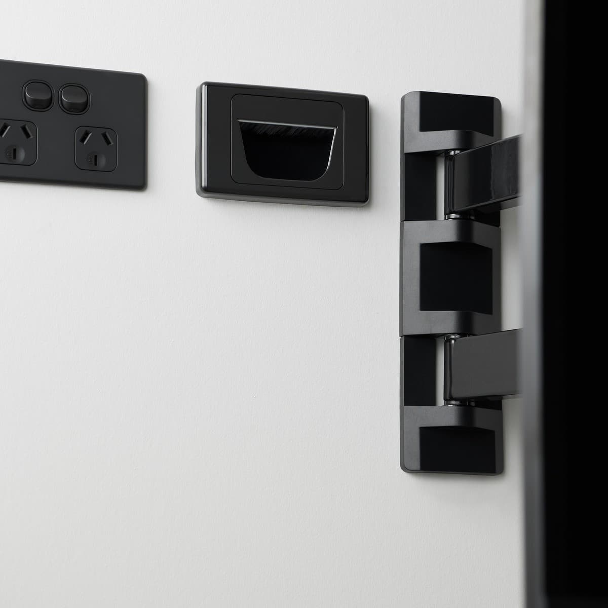 Lucci Power Brush Plate Only in Black