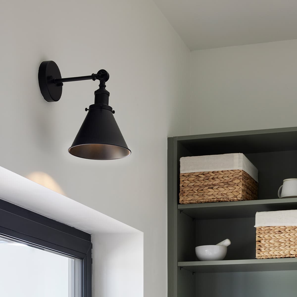 Ascot 1 Light Wall Bracket in Black-img-2