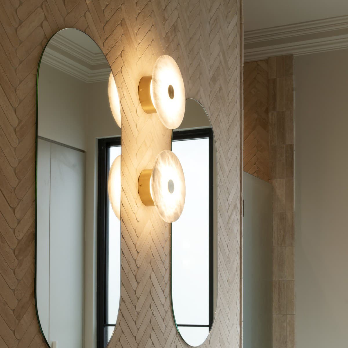 Made By Mayfair Osten LED Colour-Shifting Wall Bracket in Solid Brass with Spanish Alabaster-img-3