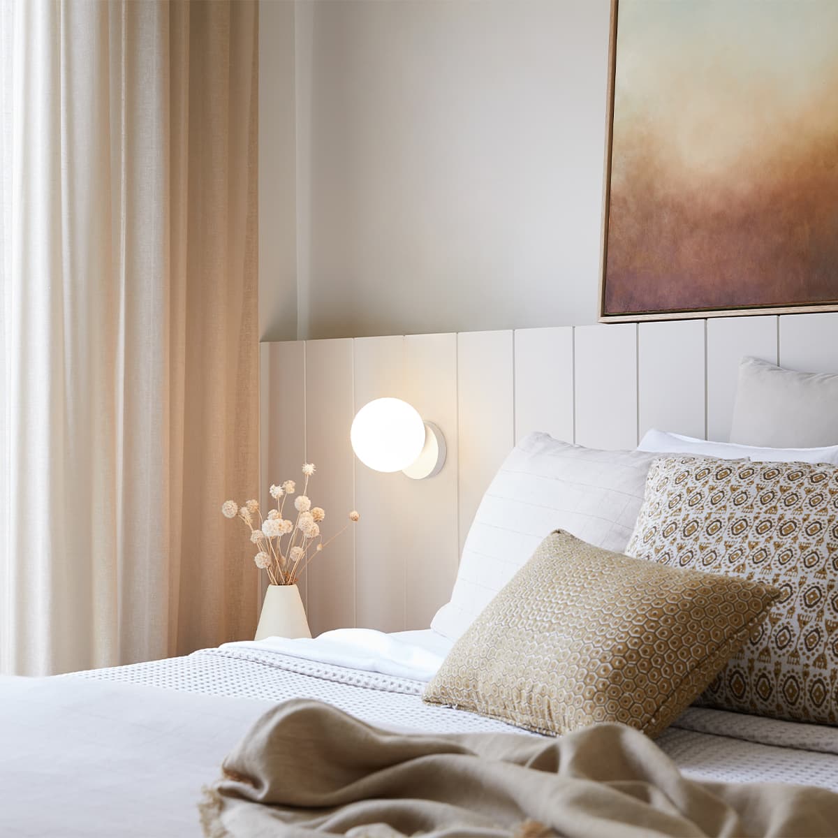 Mino 1 Light Wall Bracket in White with Frosted Opal Glass