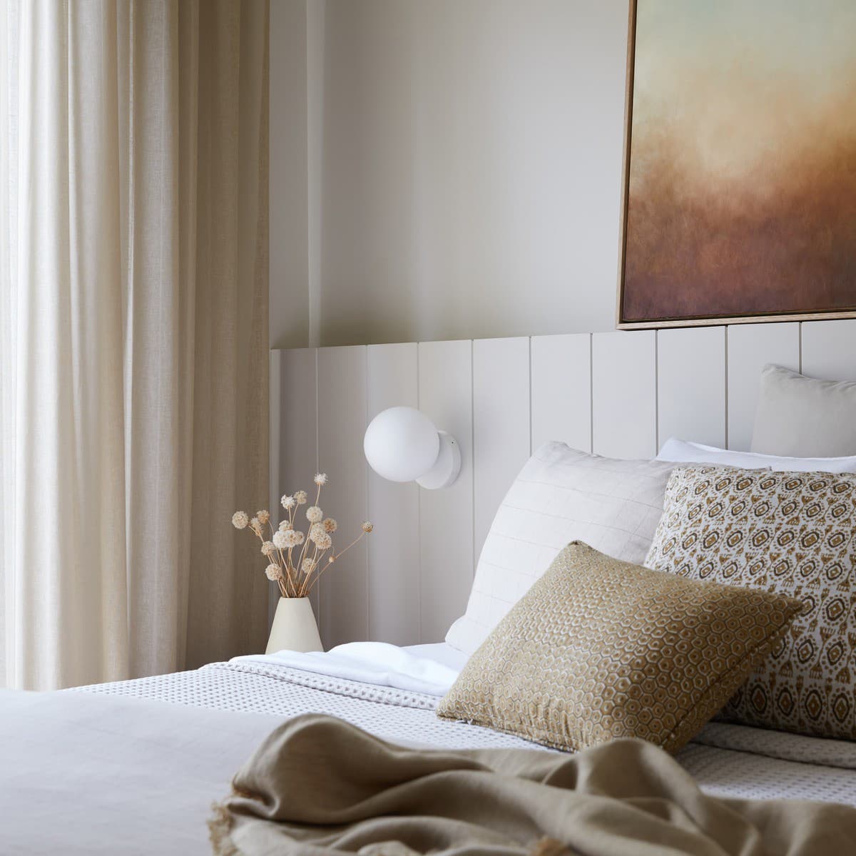 Mino 1 Light Wall Bracket in White with Frosted Opal Glass