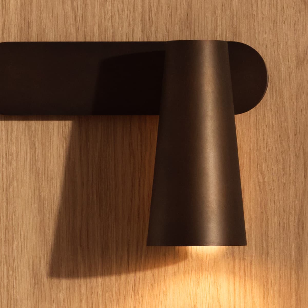 Atlas 1 Light Adjustable Wall Bracket in Bronze-img-3